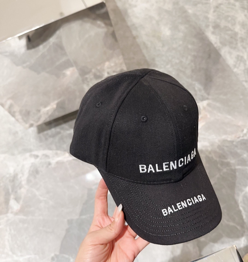 BALENCIAGA